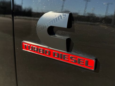 Used 2023 RAM 3500 Limited image 15