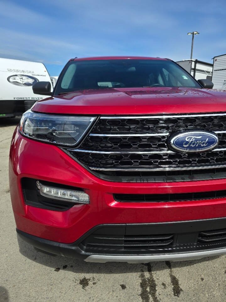 Used 2021 Ford Explorer XLT w/ Equipment Group 202A AWD/4WD image 4