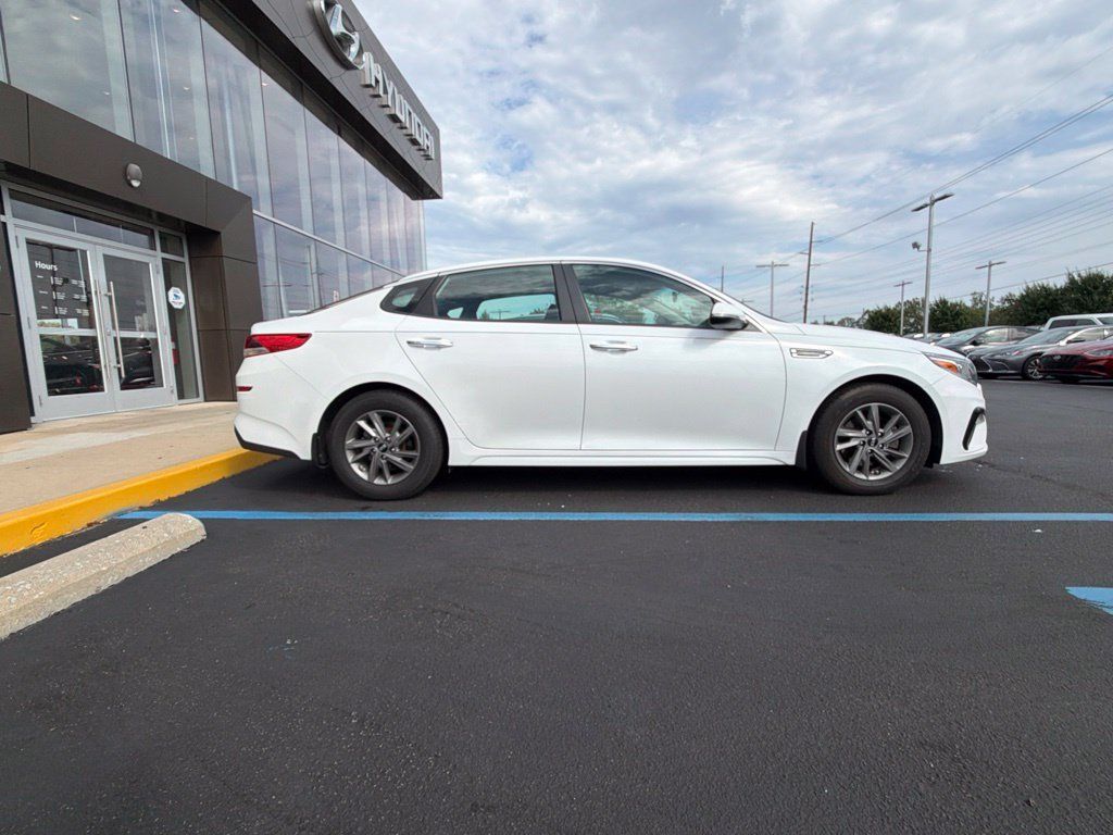 Used 2020 Kia Optima LX FWD image 3