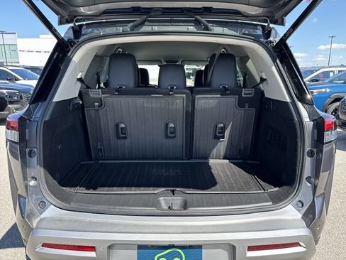 Used 2025 Nissan Pathfinder SL w/ Cargo Package AWD/4WD image 17