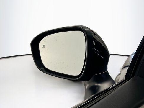 Used 2024 Nissan Ariya AWD image 16