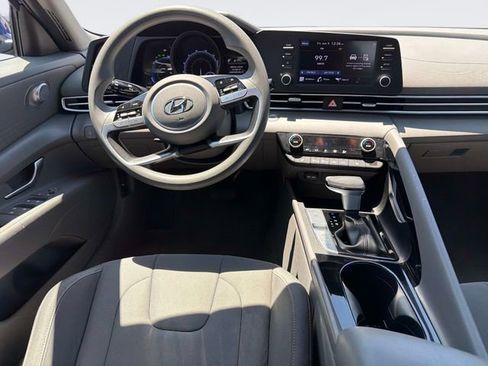 Used 2023 Hyundai Elantra Blue FWD image 16