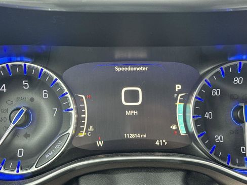 Used 2018 Chrysler Pacifica Touring-L Plus image 24