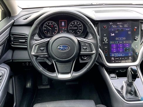 Used 2022 Subaru Outback Premium image 8
