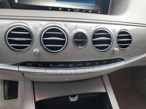 Used 2015 Mercedes-Benz S 550 Sedan image 21