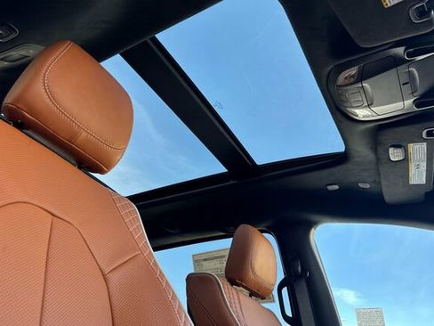 New 2026 Chrysler Pacifica Pinnacle image 16