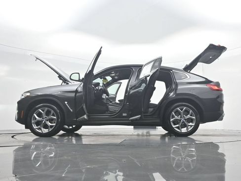 Used 2025 BMW X4 xDrive30i AWD/4WD image 53