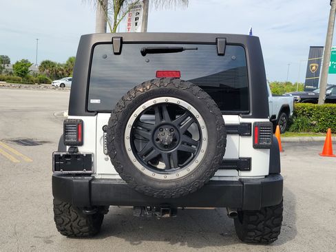 Used 2016 Jeep Wrangler Unlimited Sport w/ Connectivity Group AWD/4WD image 6