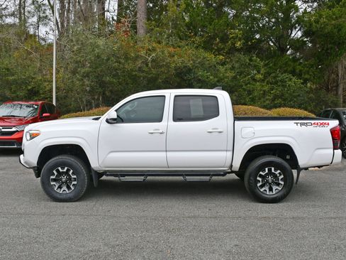 Used 2021 Toyota Tacoma SR image 2