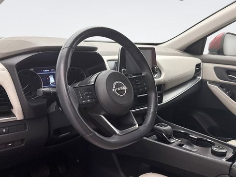 Used 2023 Nissan Rogue SV w/ SV Premium Package image 7