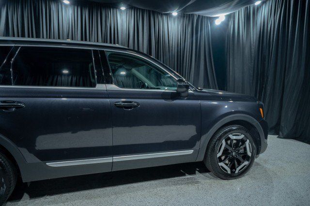 Used 2025 Kia Telluride S AWD/4WD image 4