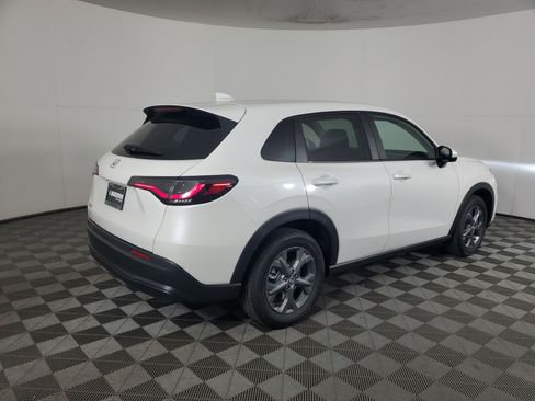New 2026 Honda HR-V LX image 4
