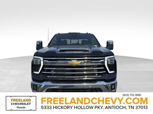 New 2026 Chevrolet Silverado 3500 LTZ w/ LTZ Convenience Package AWD/4WD image 8
