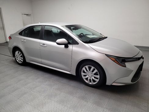 Used 2021 Toyota Corolla LE image 11