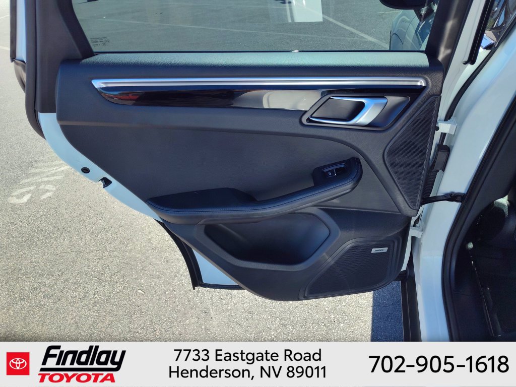 Used 2023 Porsche Macan Turbo AWD/4WD image 17