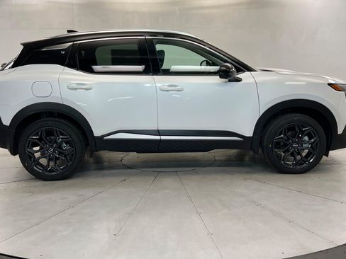 New 2026 Nissan Kicks SR w/ SR Premium Package AWD/4WD image 6