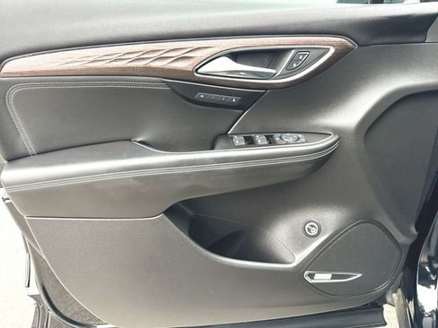 Used 2023 Buick Envision Avenir AWD/4WD image 23