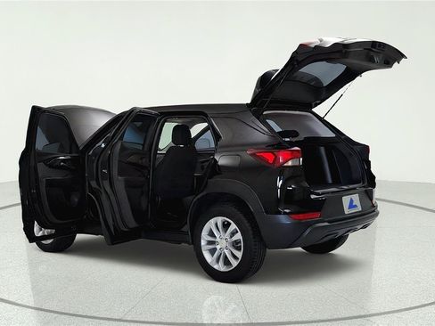 Used 2022 Chevrolet TrailBlazer LS FWD image 12