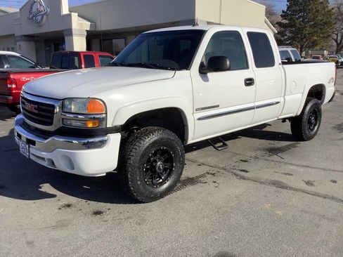 Used 2003 GMC Sierra 2500 SLE w/ Skid Plate Package image 24
