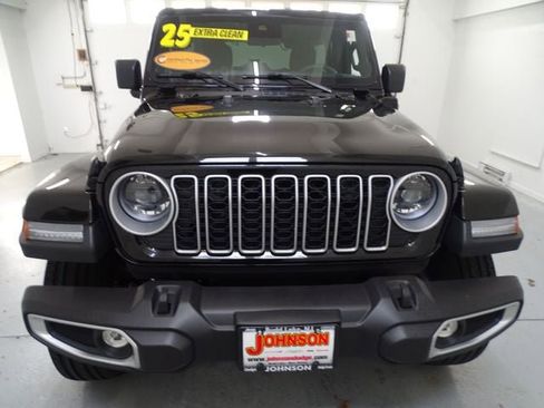 Certified 2025 Jeep Wrangler Unlimited Sahara AWD/4WD image 23