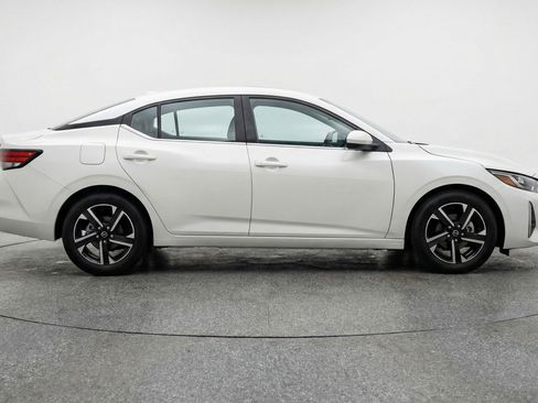 Used 2025 Nissan Sentra SV image 11