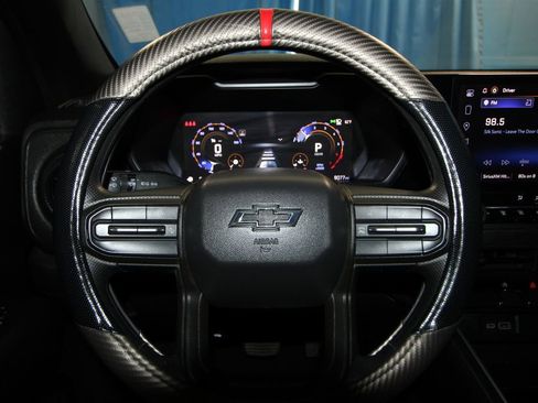 Used 2025 Chevrolet Colorado Trail Boss AWD/4WD image 11