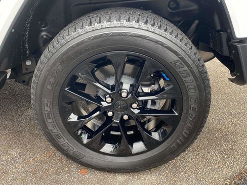 Certified 2023 Jeep Wrangler Sahara w/ Cold Weather Group image 14