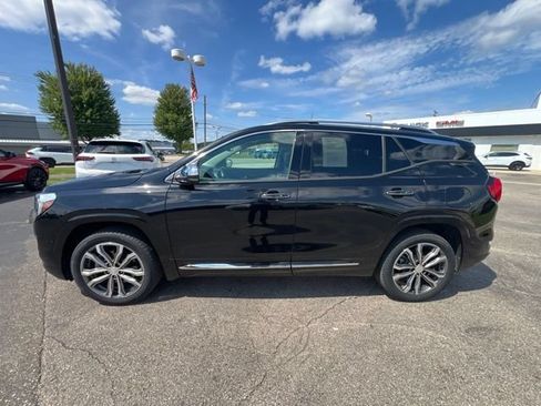 Used 2020 GMC Terrain Denali w/ Denali Premium Package AWD/4WD image 8