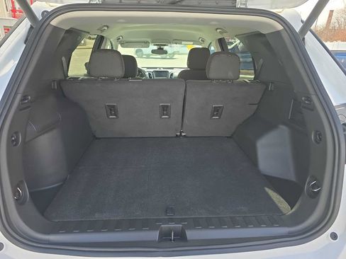 Used 2023 Chevrolet Equinox LT image 8