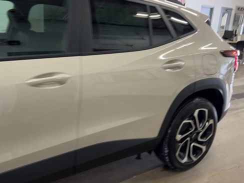 New 2026 Chevrolet Trax RS w/ Sunroof Package image 5