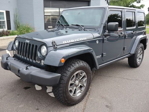 Used 2017 Jeep Wrangler Unlimited Rubicon w/ Connectivity Group AWD/4WD image 2