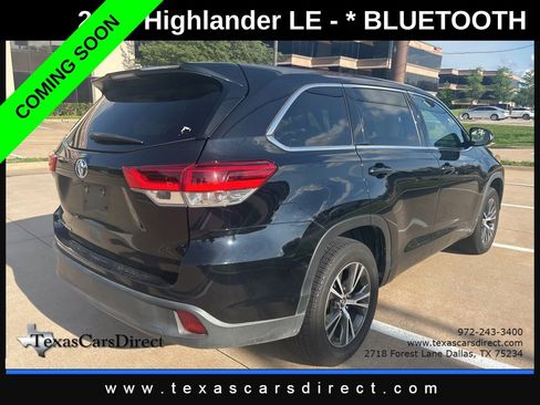Used 2017 Toyota Highlander LE FWD image 3