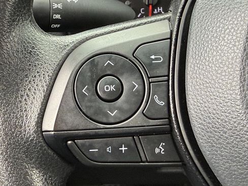 Certified 2022 Toyota RAV4 LE AWD/4WD image 22