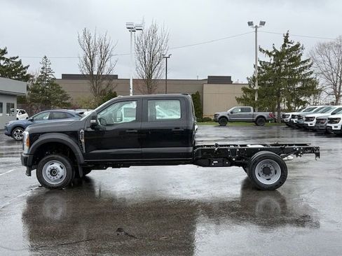 New 2025 Ford F550 4x4 Crew Cab Super Duty image 2