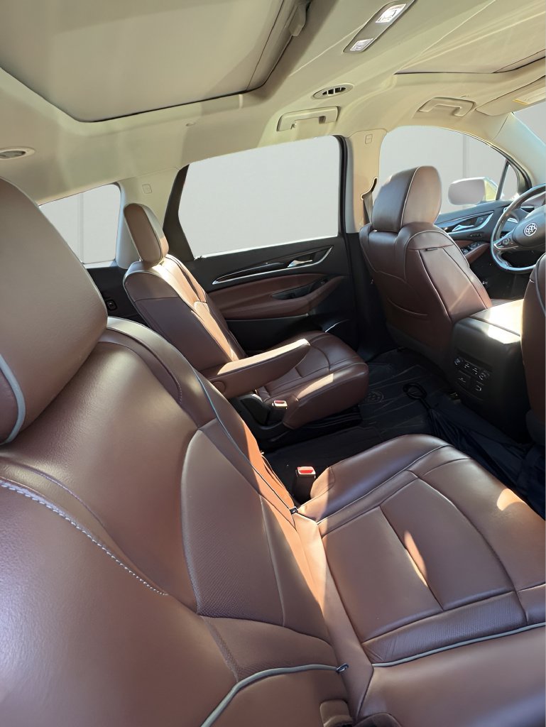 Used 2018 Buick Enclave Avenir w/ Avenir Technology Package AWD/4WD image 8