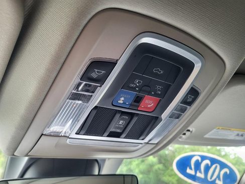 Used 2022 RAM 1500 Laramie AWD/4WD image 28