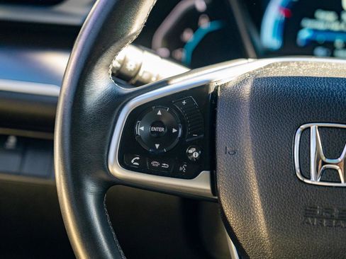 Used 2016 Honda Civic Touring image 21