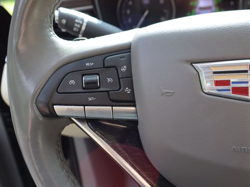 Used 2022 Cadillac XT6 Premium Luxury w/ Technology Package FWD image 25