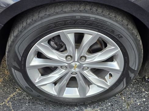 Used 2023 Chevrolet Malibu LT FWD image 29