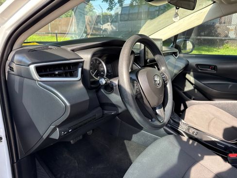 Used 2022 Toyota Corolla LE FWD image 11