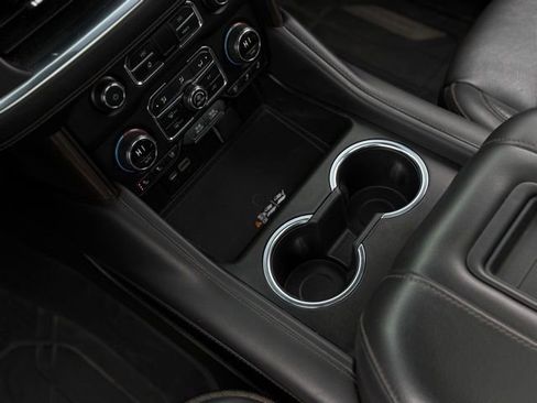 Used 2021 Chevrolet Suburban High Country image 35