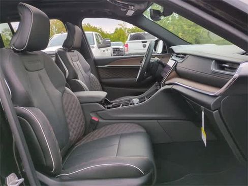 New 2025 Jeep Grand Cherokee Summit w/ Obsidian Package image 23