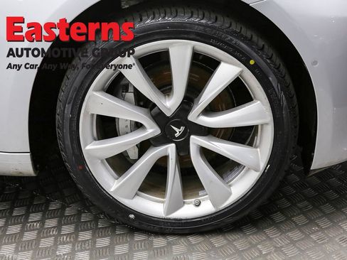Used 2018 Tesla Model 3 Long Range image 28