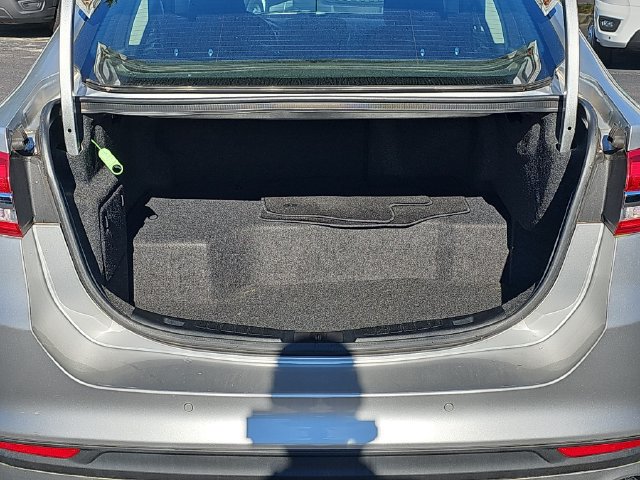 Used 2018 Ford Fusion SE FWD image 12