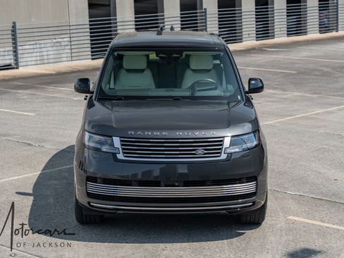 Used 2025 Land Rover Range Rover SV AWD/4WD image 38