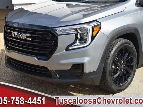 Used 2024 GMC Terrain SLE w/ Driver Convenience Package image 41