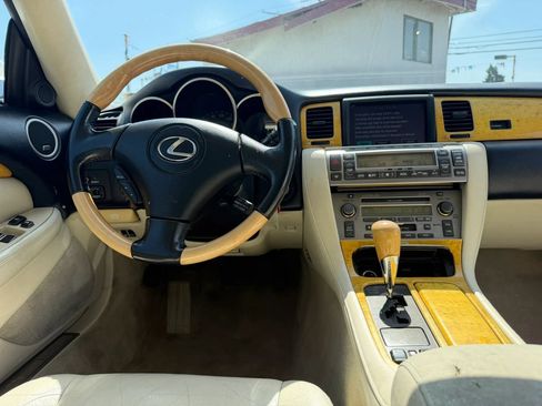 Used 2002 Lexus SC 430 Convertible RWD image 17