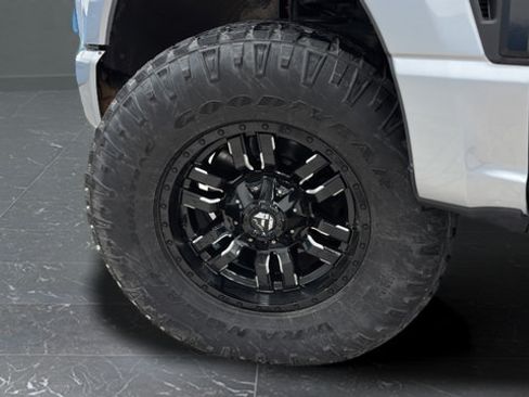 Used 2023 Ford F250 Platinum AWD/4WD image 40