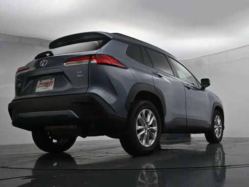 Used 2025 Toyota Corolla Cross LE AWD/4WD image 37