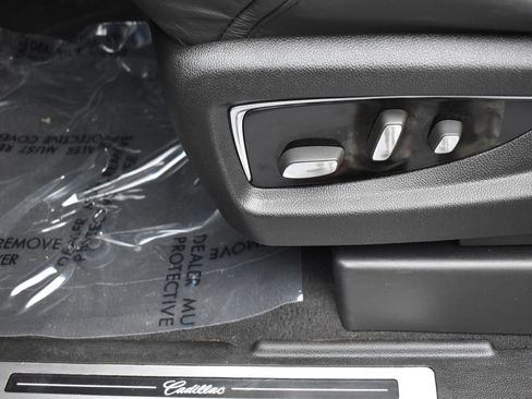 Used 2016 Cadillac Escalade Luxury image 10